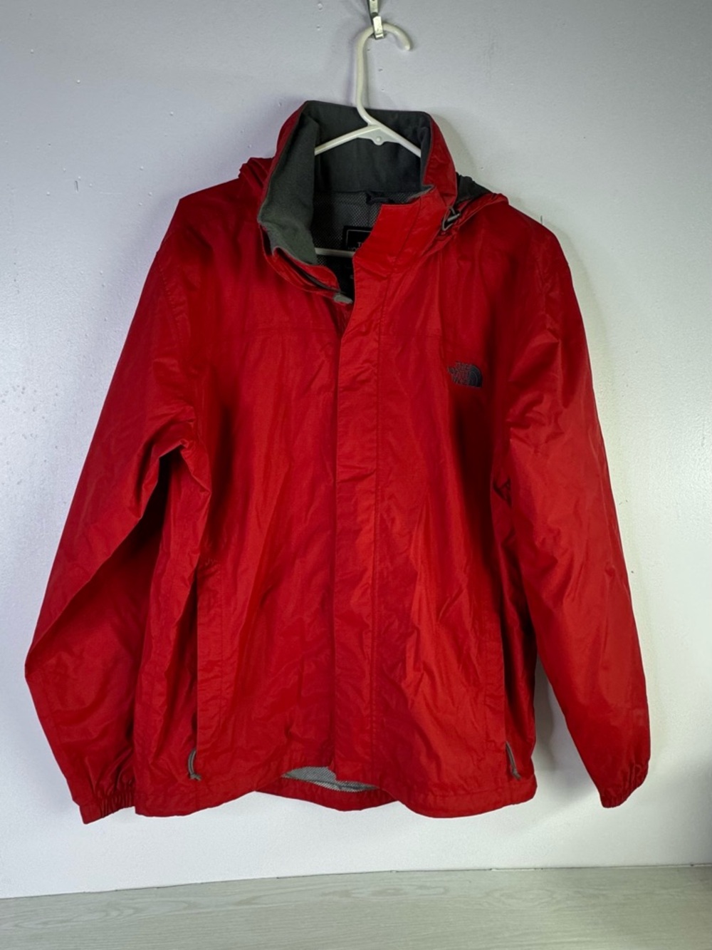 The North Face Resolve Women's Rain Jacket Small Red Hooded Lightweight